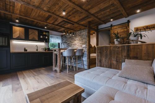 Hiša TRENTAR Peaceful Mountain Escape with Creek Sounds & Private Parking