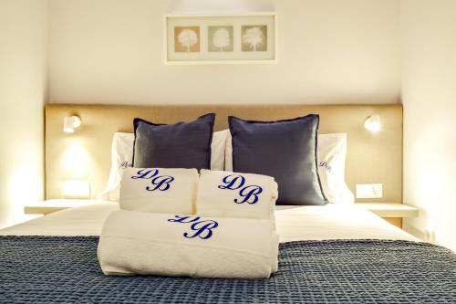 WHome Unbeatable Location Porto Old Town Apartment