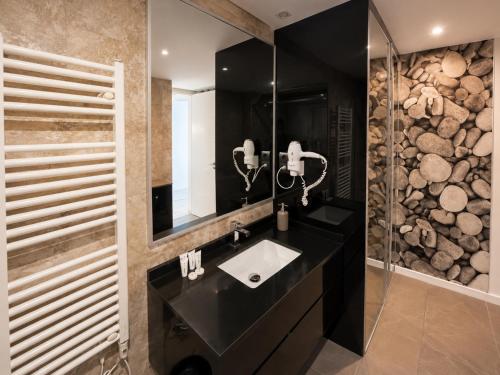 Apartamento Plaza de Castilla II - Urbano con Estilo y Funcional