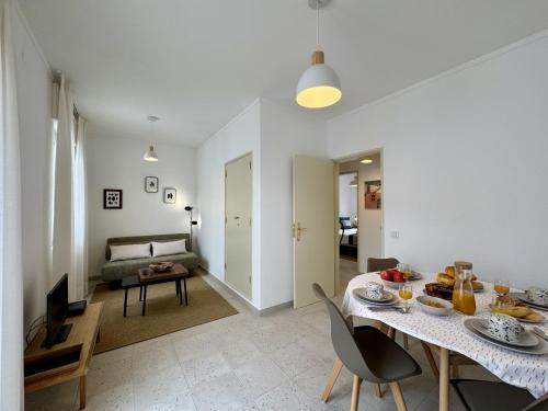 Lagos Design 5 by Homing