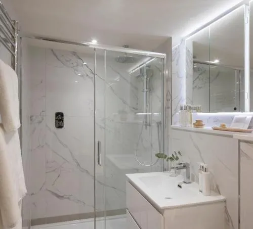 Sigma Plus Regency Square Suites near Brighton Beach photo 13