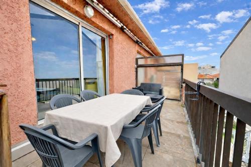Appartement 1 chambre, balcon, proche des plages