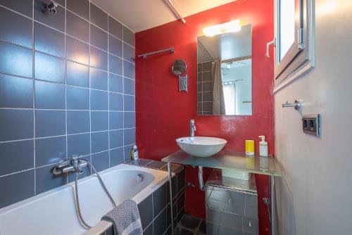 Acropolis Whisper Loft