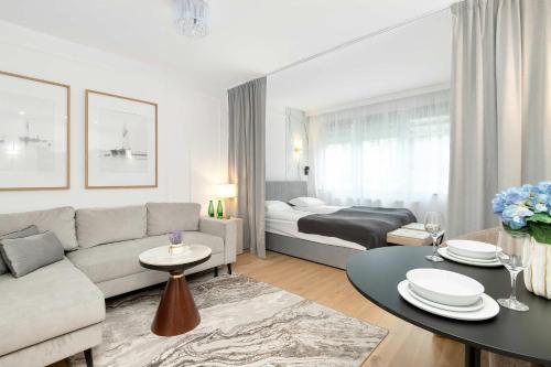 Nowoczesne Studio w Spokojnej Okolicy w Gdyni by Noclegi Renters