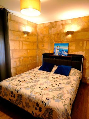 Grand appartement 80m2 à 100m de la Gare Saint Jean