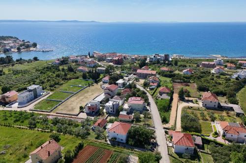 Apartment Klaudija with private garden