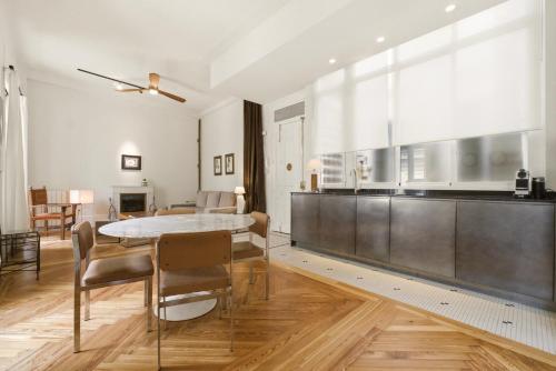1905 Corner Flat - Temporary Stay - Las Letras