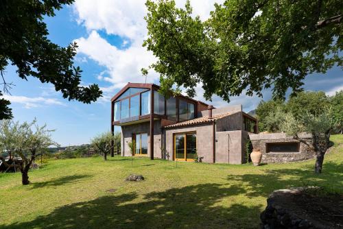 Monaci delle Terre Nere