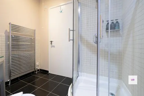 Brighton central stylish stays. Walk to the beach. photo 8