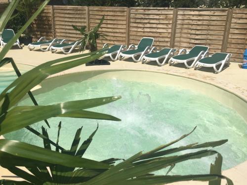 Gallery image of Camping L'Oasis in Grospierres