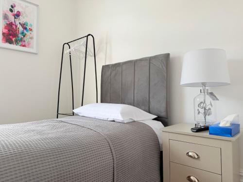 The Cosy Nest Modern - 3BR House - Sleeps 7 - Near City Centre - STARLINK Wi-fi photo 22