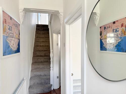 The Cosy Nest Modern - 3BR House - Sleeps 7 - Near City Centre - STARLINK Wi-fi photo 19