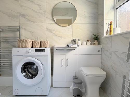 The Cosy Nest Modern - 3BR House - Sleeps 7 - Near City Centre - STARLINK Wi-fi photo 17