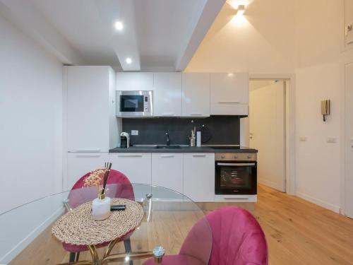 Xenia Milano - 2 rooms apt in Via Nino Bixio 6