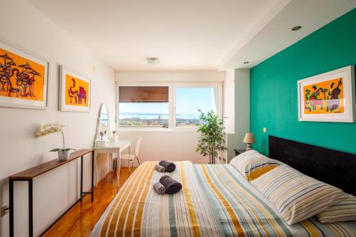 ANTHEA's TOP of SPLIT CENTRE PENTHOUSE