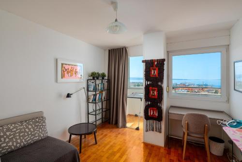 ANTHEA's TOP of SPLIT CENTRE PENTHOUSE