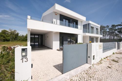 BmyGuest Collection - Lagoa Exclusive Villa