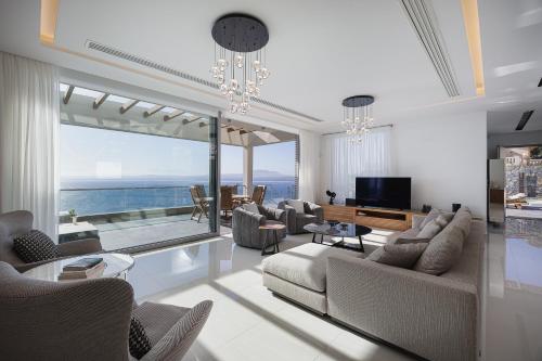 Candia Lux - Iconic Villa with Secluded Beach by etouri