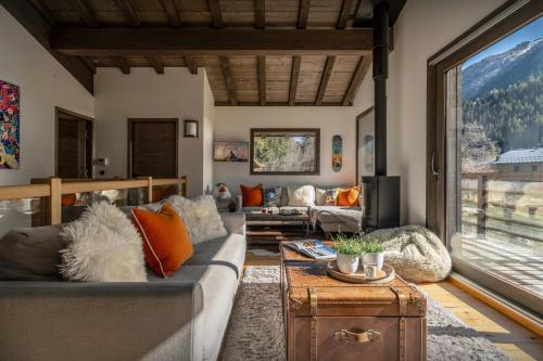 Chalet Manchot - OVO Network
