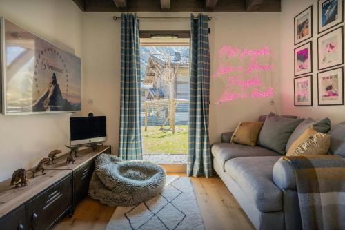Chalet Manchot - OVO Network