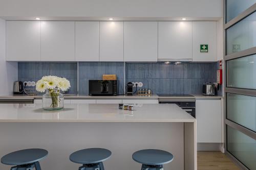 Avenida Blue - 3 bedroom - private parking