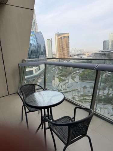 Modern Luxury Apartment Steps from Dubai Mall