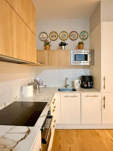 Habitación en apartamento con zonas comunes compartida H4