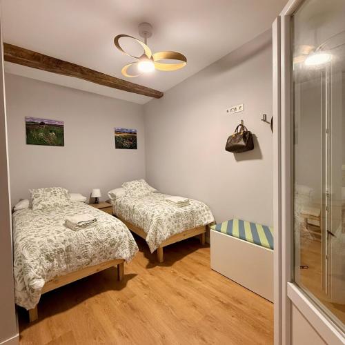 Habitación en apartamento con zonas comunes compartida H4