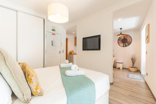 Cosy Central by Atlantic Holiday