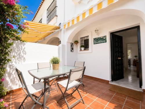 Torremolinos Sea View Townhouse, Pool, BBQ & Workspace - Magnolia Properties