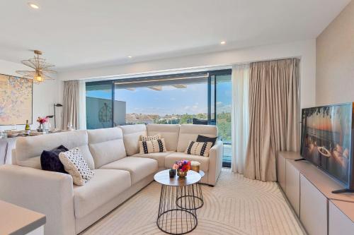 3 BR Apartment Oasis 325 With Pool And Gym