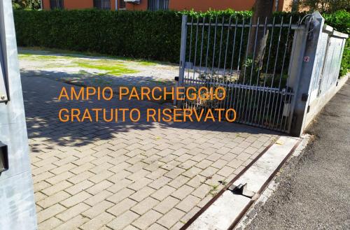 BHH BOLOGNA HOLIDAY HOME private Garden Reserved Parking -wwwbolognaholidayhomecom- house garden parking photo 11