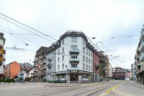 ZH Gold 1 - HITrental Apartment