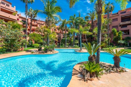 Cubo's Golf & Playa Marbella Apartment