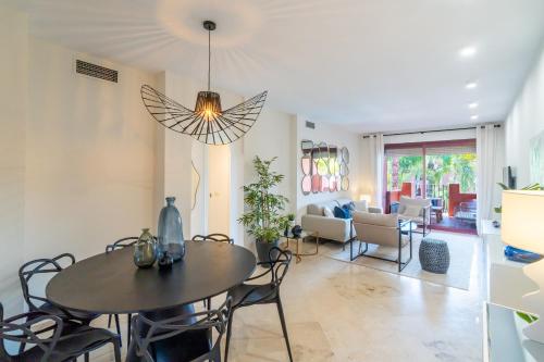 Cubo's Golf & Playa Marbella Apartment