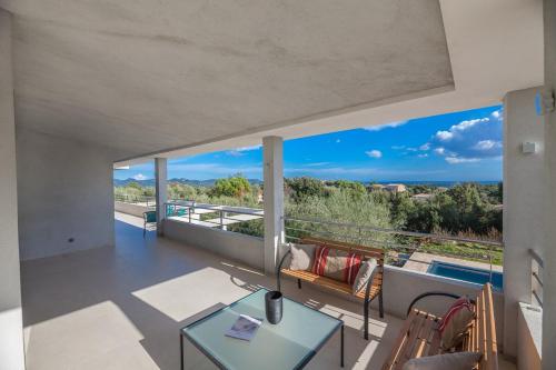 Villa BIANCA 350m2, 5 Suites, Sea View Pool
