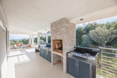Villa BIANCA 350m2, 5 Suites, Sea View Pool