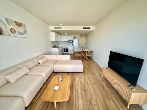 Modern Sea View Apartment in Valle Romano Golf Estepona