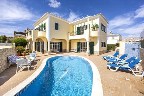 Sunflower Villa by Seewest