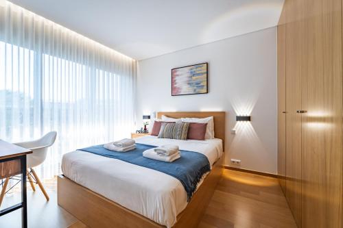 Tradition, Modernity & Light In Porto With Garage