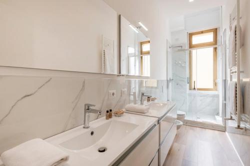 PREALPI1-Design Apt With Two Double Bedrooms
