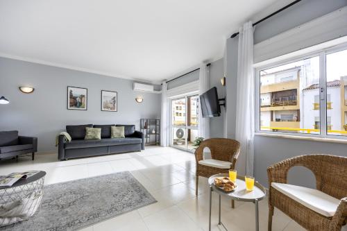 Lagos Modern Comfort by Seewest