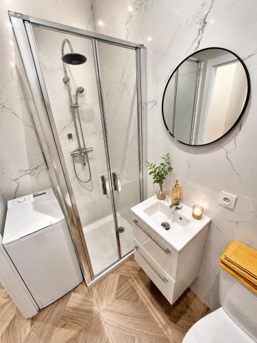 Le Petit Nice - 4 Air-Conditioned Studios, 2 with Private Terrace