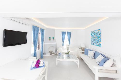 Bougainvillea Chora House Down town best location