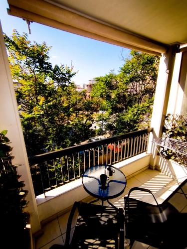 Zen Central Studio with Balcony and WiFi fiber