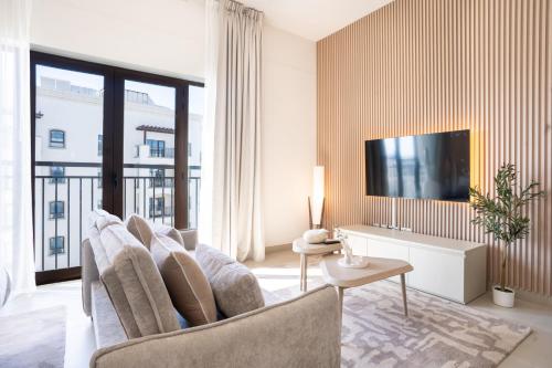 Pristine Yas Island Studio Steps from Ferrari World and Yas Waterworld Yas Golf Collection with Gym Pool Restaurants High Speed Wi-Fi