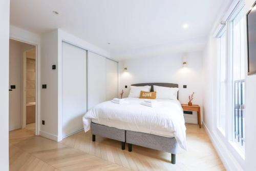 Urban Retreat Brand-New Duplex 2-Bedroom