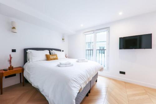 Urban Retreat Brand-New Duplex 2-Bedroom