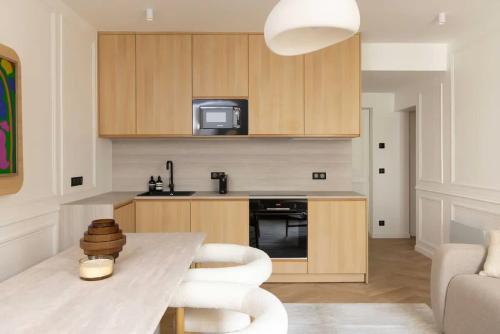 Splendid Apartment 2BR 6P Near Palais Royal