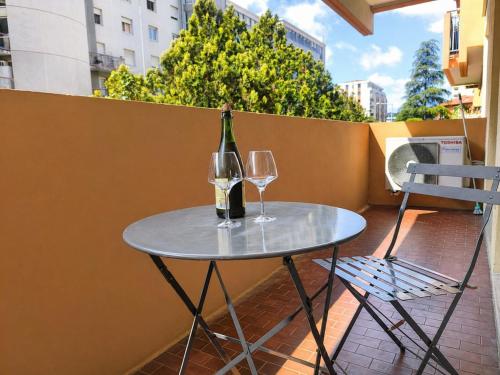Charming Apartment with Terrace & Secure Parking
